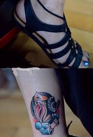 images de tatouage de cheville d'art alternatif