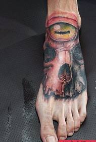 Instep kreativne europske i američke tetovaže lubanje u boji djeluju