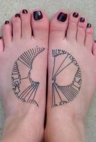 Foto de tatuaje de pie de árbol de evolución de moda