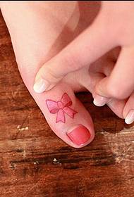 immagine del modello del tatuaggio dell'arco di colore della punta