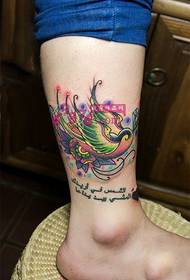 Immagine colorata del tatuaggio alla caviglia Swallow