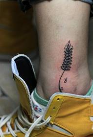 tatoveringsmønster med føtter av hveteører