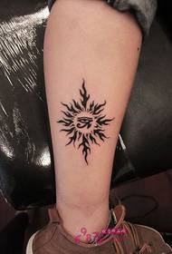 Imagen de tatuaje de tobillo de elemento de llama de sol