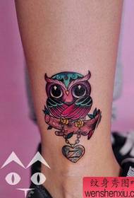 barvna sova tatoo deluje