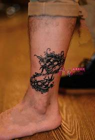 Kūrybinis „Totem Hourglass“ kulkšnies tatuiruotės paveikslas