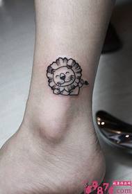 cute lytse liuw ankel tattoo picture