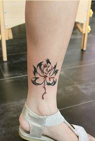 fashion good-looking ankle beautiful nine-tailed fox tattoo pattern picture