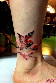 Immagine di gazza Plum Blossoms Tattoo Pattern