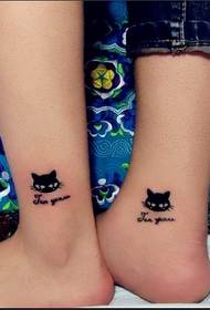 漂亮的腳上的美麗的小貓紋身圖片