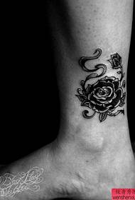 Tattoo show bar препоръча модел на татуировка на роза до глезена