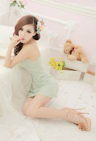 Baoba beauty tender and crisp chest sexy charm charming foot pattern picture