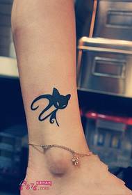 패션 검은 고양이 발목 문신 사진