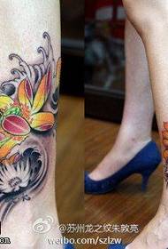 le opere del tatuaggio del loto di colore della caviglia della donna sono condivise dalla figura del tatuaggio 49802-Tatuaggi dei piedi delle donne Wang Xingren sono condivisi dal tatuaggio