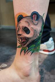 可愛的熊貓腳踝紋身圖片