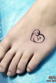 flickas fot liten och populär totem kärlek tatuering mönster