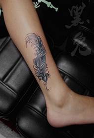 малюнак прыгожага галенастопнага прыгожага малюнка татуіроўкі з пяра