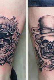 A tetováló show bar ajánlotta a láb tetoválás mintáját