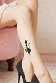 lányok lába friss és gyönyörű kis macska tetoválás mintás képek