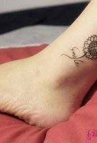 女生脚踝向日葵纹身图片