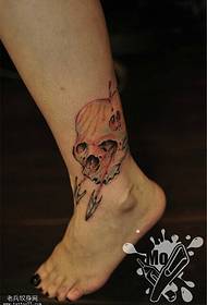 modeli i tatuazhit me ngjyra të kyçit të këmbës