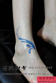 chikadzi chechikadzi chakakurumbira-chinotaridzika kupuruzira tattoo tattoo