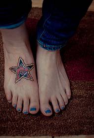 slika gležnja kreativne zvijezde tetovaža