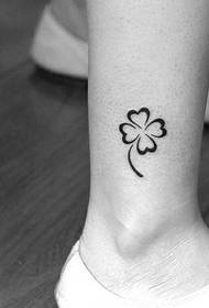 Tattoo შოუ ბარი რეკომენდირებულია ტერფის trefoil tattoo ნიმუში