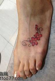 краса ніг Гарний малюнок татуювання цвітіння вишні