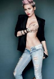 Sexy Brust-Tätowierungsmuster englischen Alphabetes Miley Cyrus