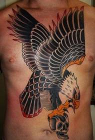 cráneo de cor de peito con patrón de tatuaxe de aguia