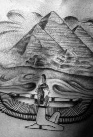 pecho hermoso antiguo tema egipcio pirámide personaje tatuaje patrón