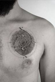 modello di tatuaggio piuma di pavone nero stile incisione sul petto
