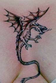 bröst svart dragon tatuering mönster