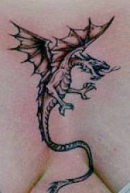 modello di tatuaggio drago nero sul petto