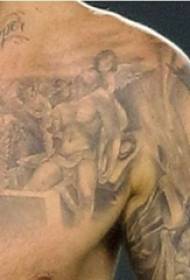 Tatuaje mitología personaje Beckham cofre negro gris personaje mítico tatuaje foto