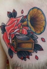patrón de tatuaje de fonógrafo rosa europeo e americano de peito
