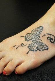disegno del tatuaggio totem farfalla piede