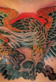 skrynios su dideliais sparnais erelio tatuiruotės modelis