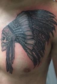 Intialainen tatuointi Pojan rinnassa musta intialainen kallo tatuointi kuva