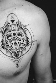 Татуювання грудей чоловічі цибулини хлопчиків грудей і фотографії татуювання вовка