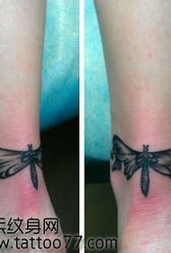 ẹwa ẹsẹ dragonfly tatuu ilana