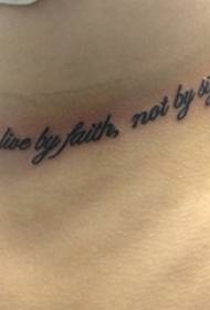 ragazze sotto il petto nero semplice immagine di tatuaggio frase inglese fresca