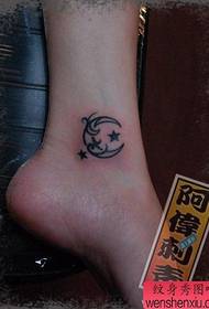 mėnulio penkiakampės žvaigždės tatuiruotės modelis: kulkšnies totemo mėnulio penkiakampė žvaigždės tatuiruotės modelio tatuiruotės nuotrauka