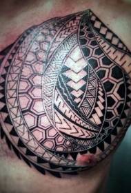 disegno del tatuaggio totem polinesiano nero sul petto