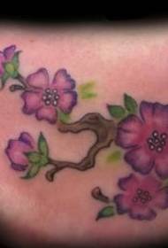 model de tatuaj de flori de picior