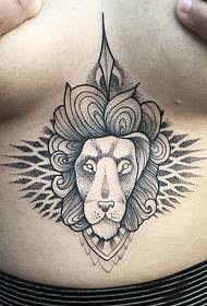 patrón de tatuaxe sexy de cabeza de león no peito