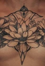 literacki tatuaż kwiat męski chłopak w klatce piersiowej Flower Tattoo Picture