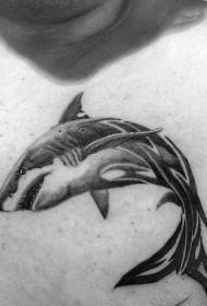 Brustdesign einzigartiges schwarzes semi-reales halbes Totem-Hai-Tattoo-Muster