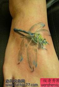 красив татуировка на тапицерия на крака