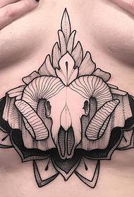 antílope no peito ponto de crânio tatuagem sexy tatuagem padrão